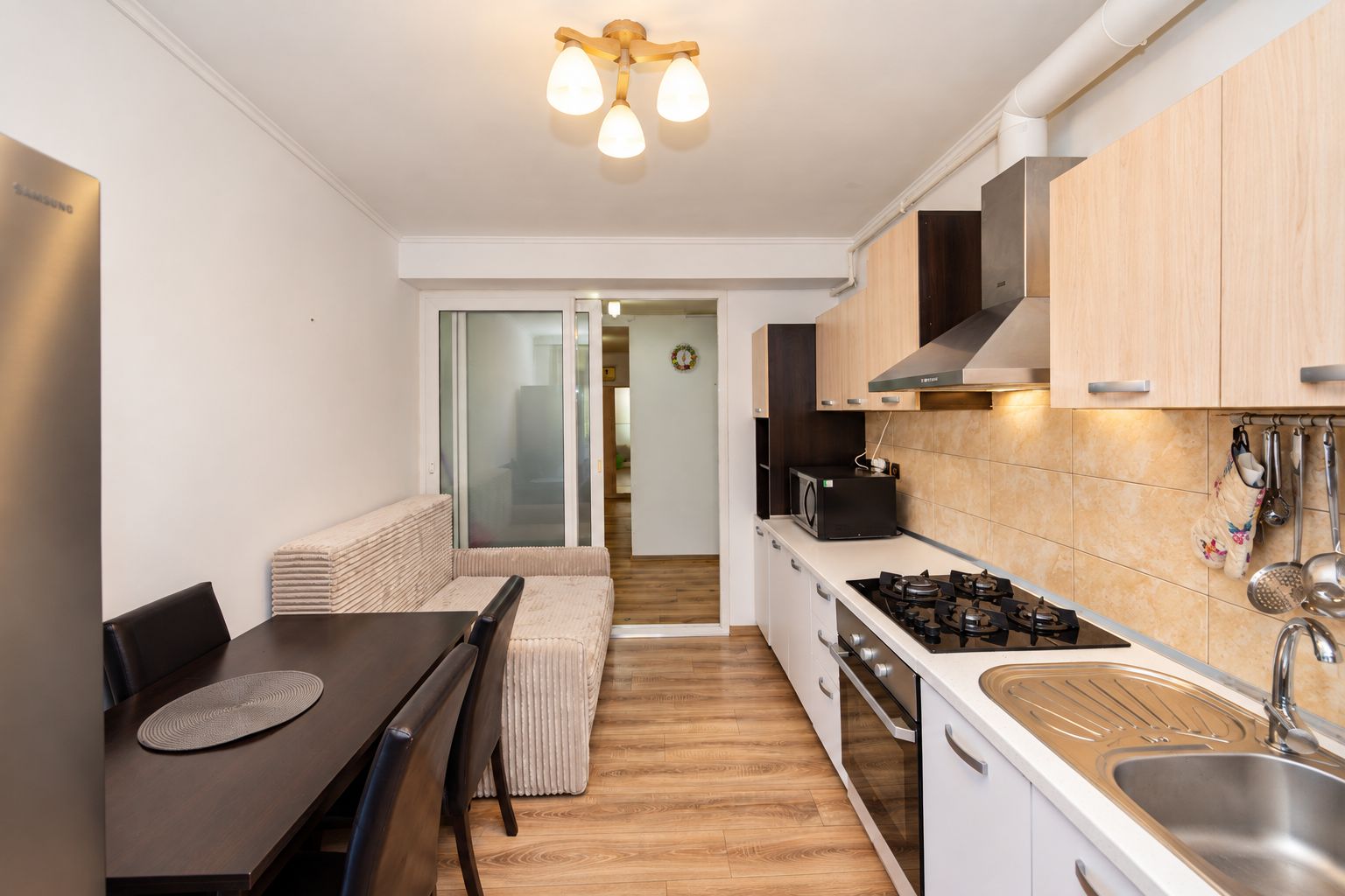 Apartament 2 camere de vanzare, 67mp mobilat, parcare, bloc cu 6 ap. - Poză 20
