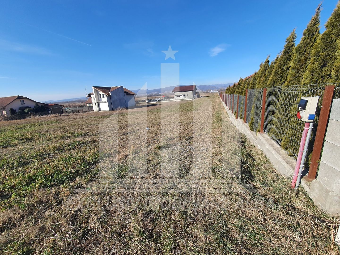 Teren intravilan | 920 mp | 14.5 ml deschidere | Ciugud - Poză 4