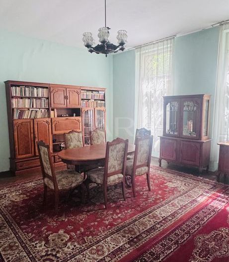 Casa Spațioasă și Versatilă în Andrei Mureșanu - Poză 2