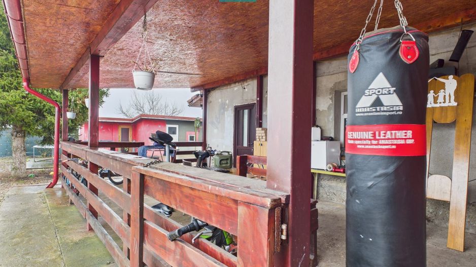 Casă frumoasă la Iratoș la preț bun - Poză 7