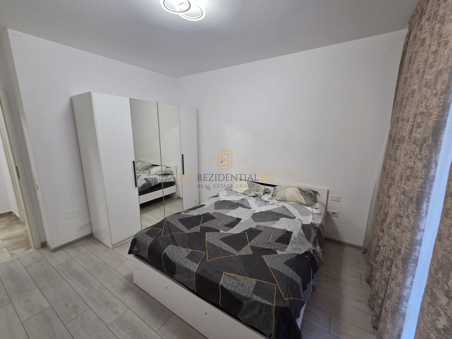 Apartament 2 camere de închiriat, The Grand Kristal Residence Sector 4 - Poză 18