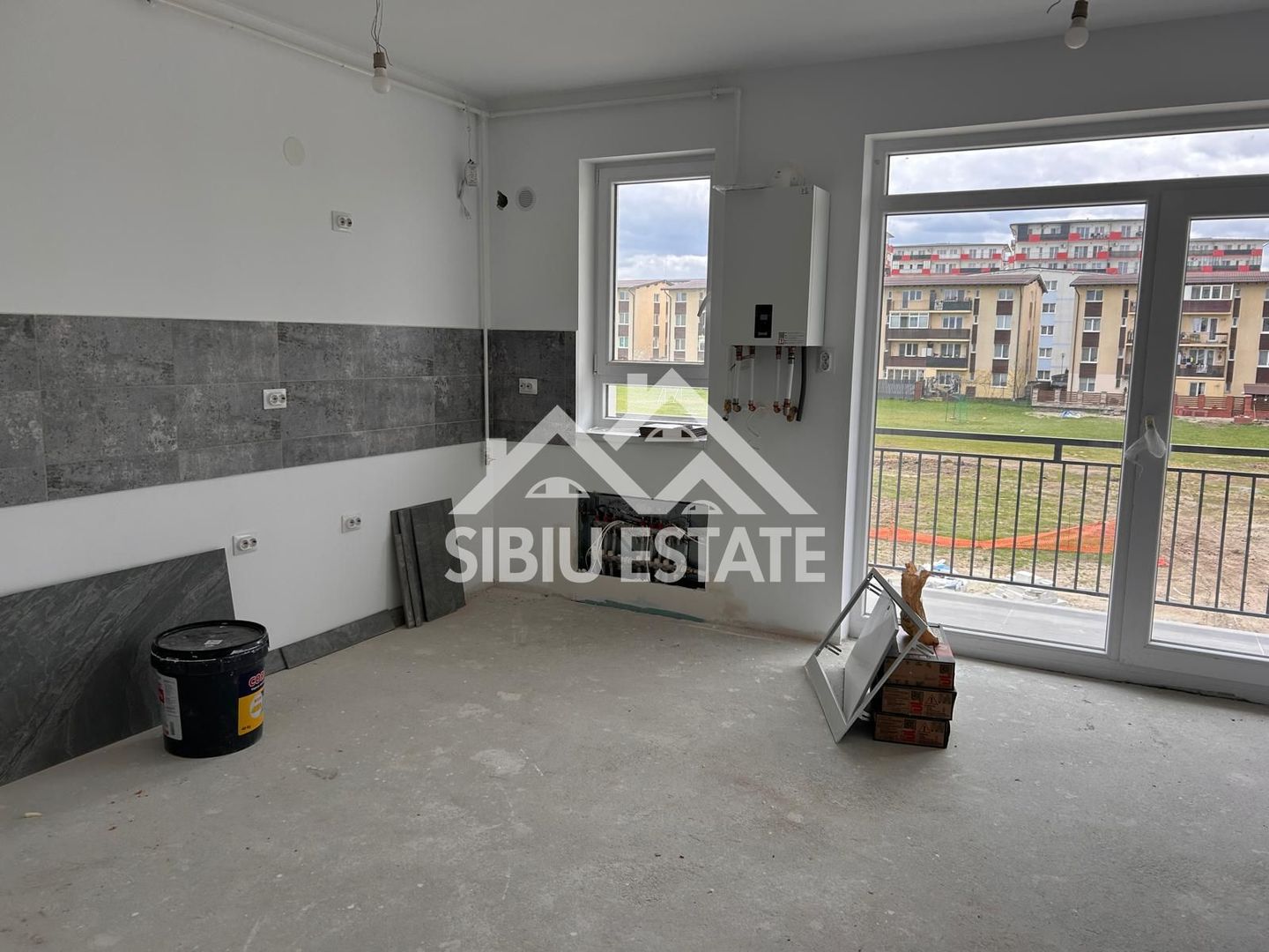Apartament 3 camere –  Finisat la Cheie , Parcare Inclusă - Poză 2