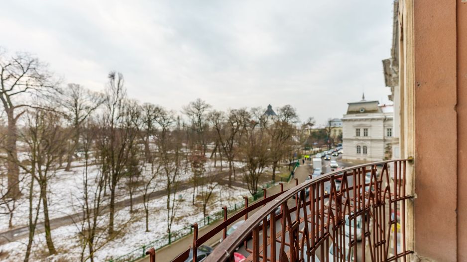 Apartament 3 camere spațios ultracentral, cu vedere la parcul Eminescu - Poză 1