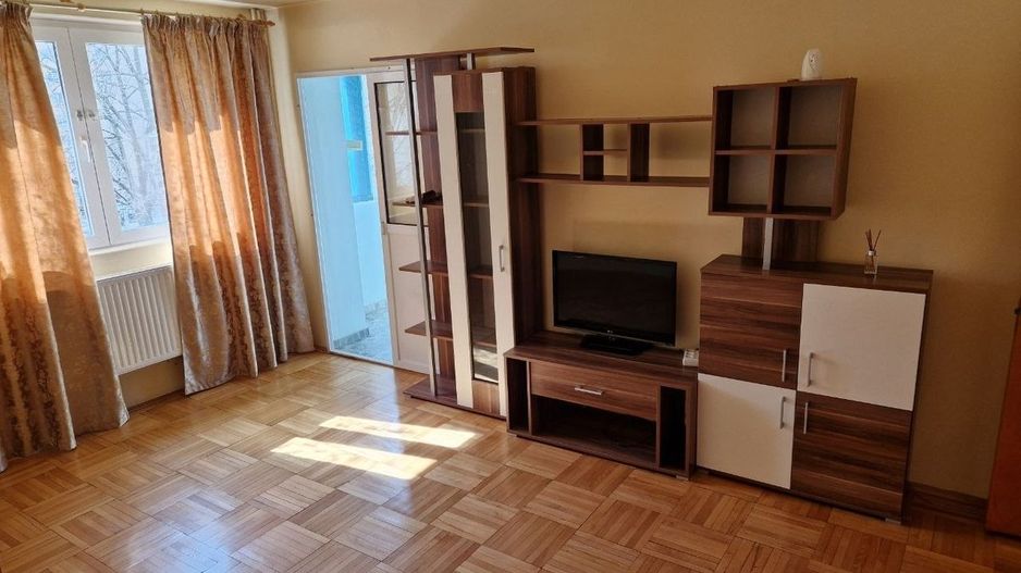 Vanzare 4 camere Titan, 2 bai, 2 minute metrou Grogorescu - Poză 1