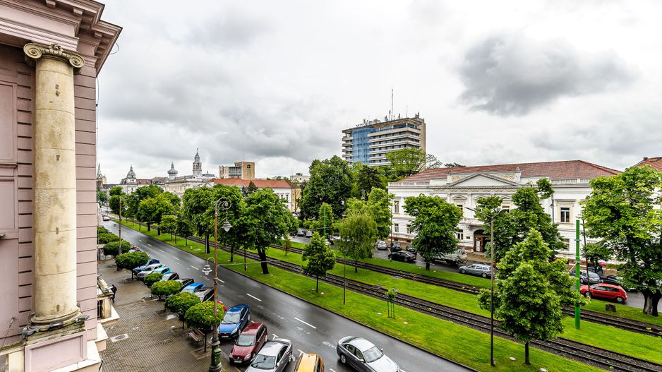 VÂNDUT! Apartament de 138 mp, Revoluției, Arad, - Poză 5