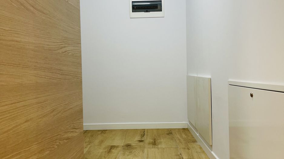 Casa de inchiriat in Dumbravita - Conexiuni excelente si spatiu versatil! - Poză 11