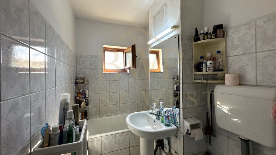 Apartament 3 camere, 2 bai, etaj intermediar, Dambovita - Poză 9