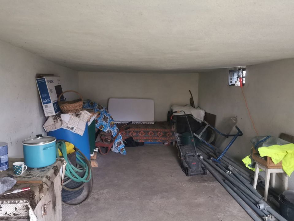 De vanzare casa in Argetoaia cu teren 7.000 mp - Poză 11