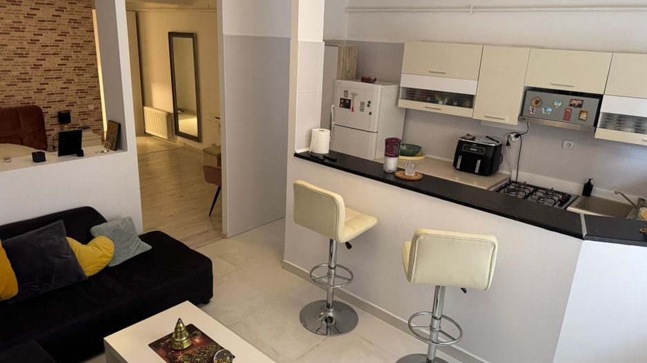 Apartament superb cu doua camere, Aparatorii Patriei, 96.500€ negociabil - Poză 1