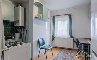 Apartament cu 3 camere de vânzare - Poză 3