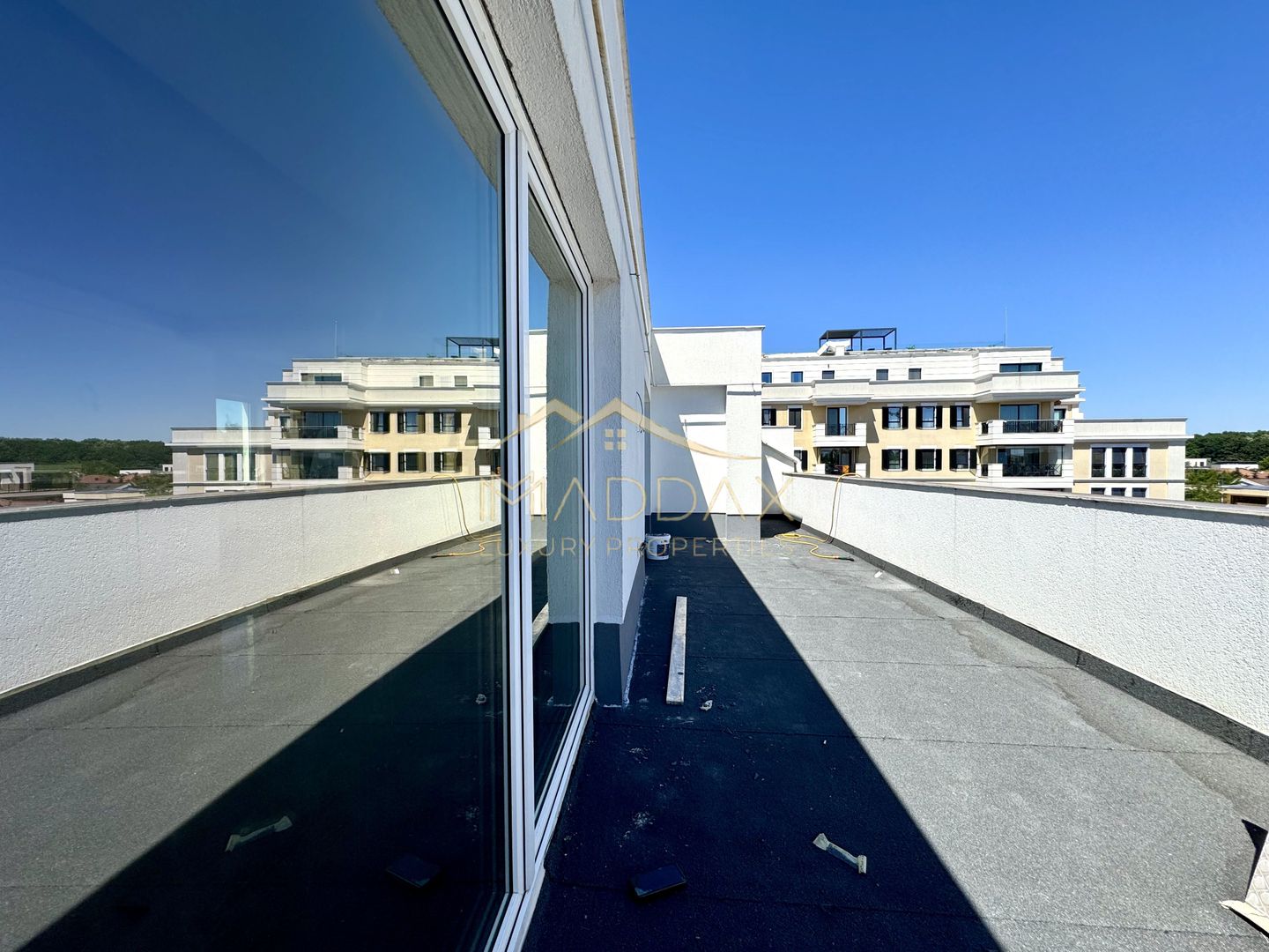 Duplex cu 4 Camere *211mp* Mobilat Complet/ 1 parking / Erou Iancu Nicolae - Poză 1