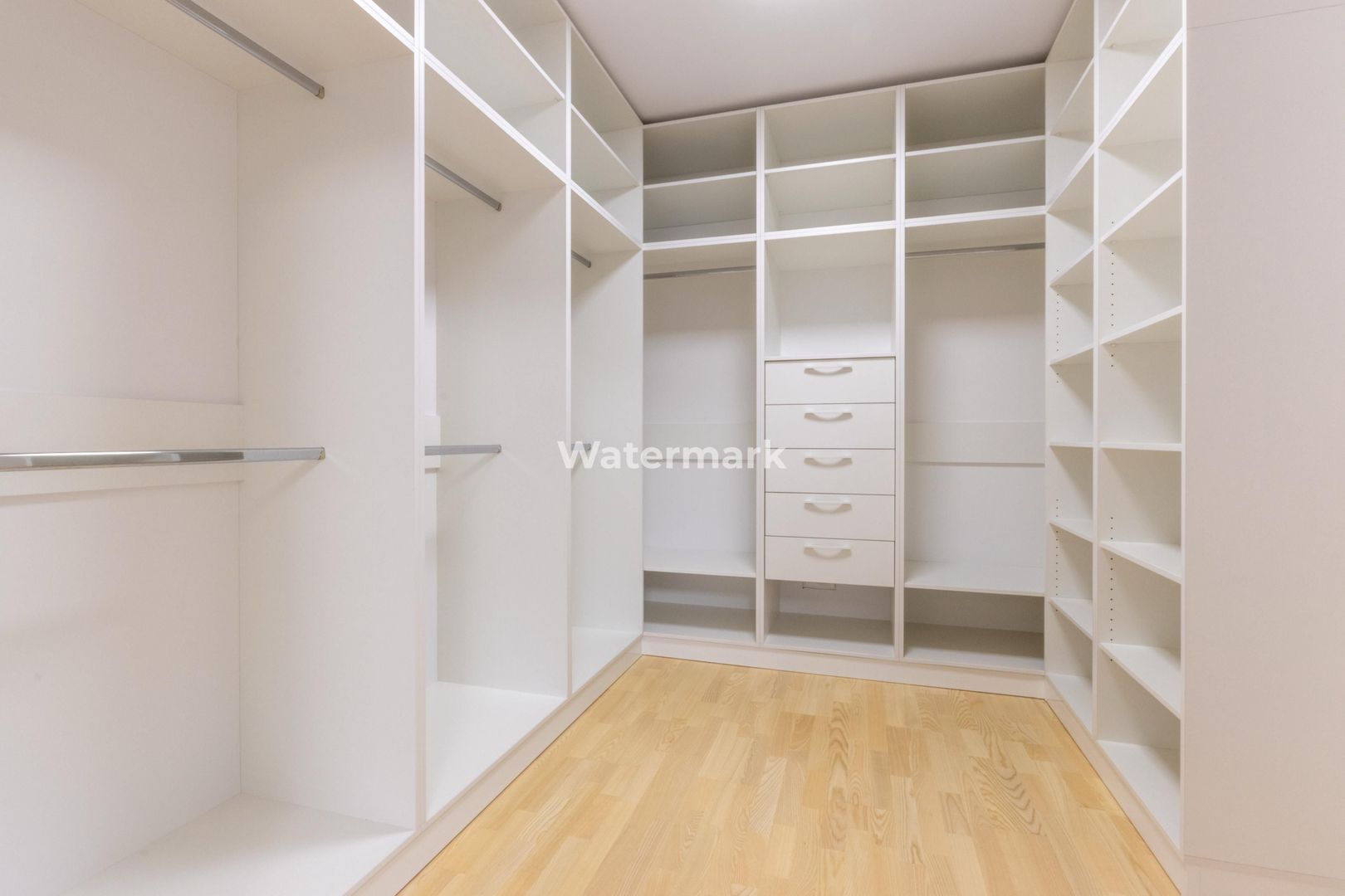 Apartament cu 4 camere de închiriat în zona Alexandru cel Bun - Poză 12