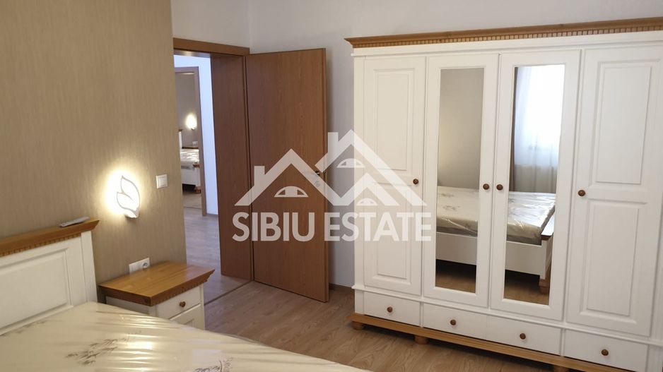 Apartament modern de inchiriat 3 camere, curte, garaj  Zona Sub Arini - Poză 16