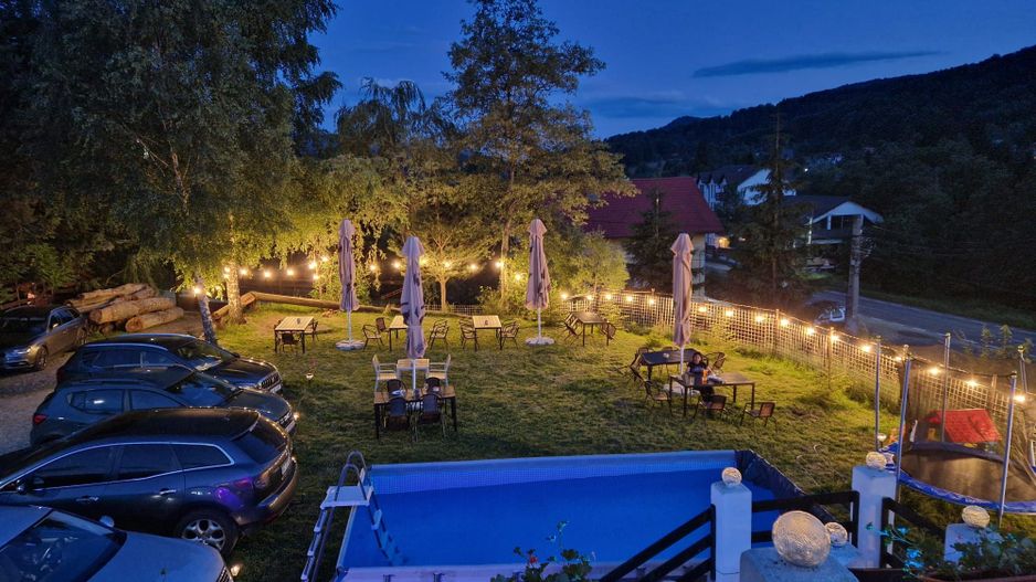 Pensiune la Cheia, moderna, functionala in totalitate, vedere mirifica (chirie) - Poză 2