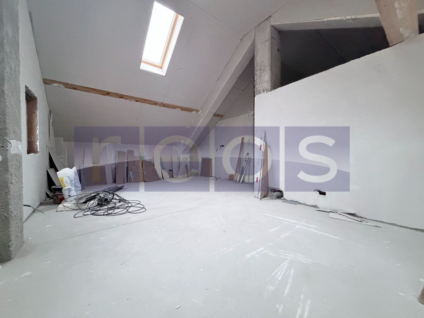 VANZARE 4 CAMERE | 136 MP UTILI | LOC DE PARCARE INCLUS | JIULUI - Poză 4