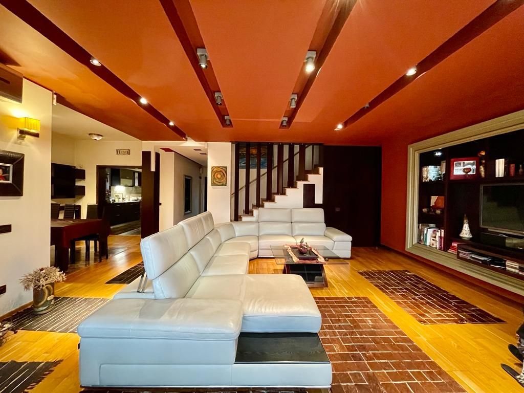 Vila 8 camere | padurea Baneasa | teren 383 mp - Poză 3