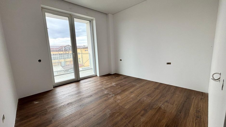 Apartament PREMIUM 3 camere cu GARAJ - zona Centrala - Poză 4