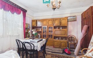 Casă cu 4 camere și teren de 2880 mp în Fiscut - Poză 5