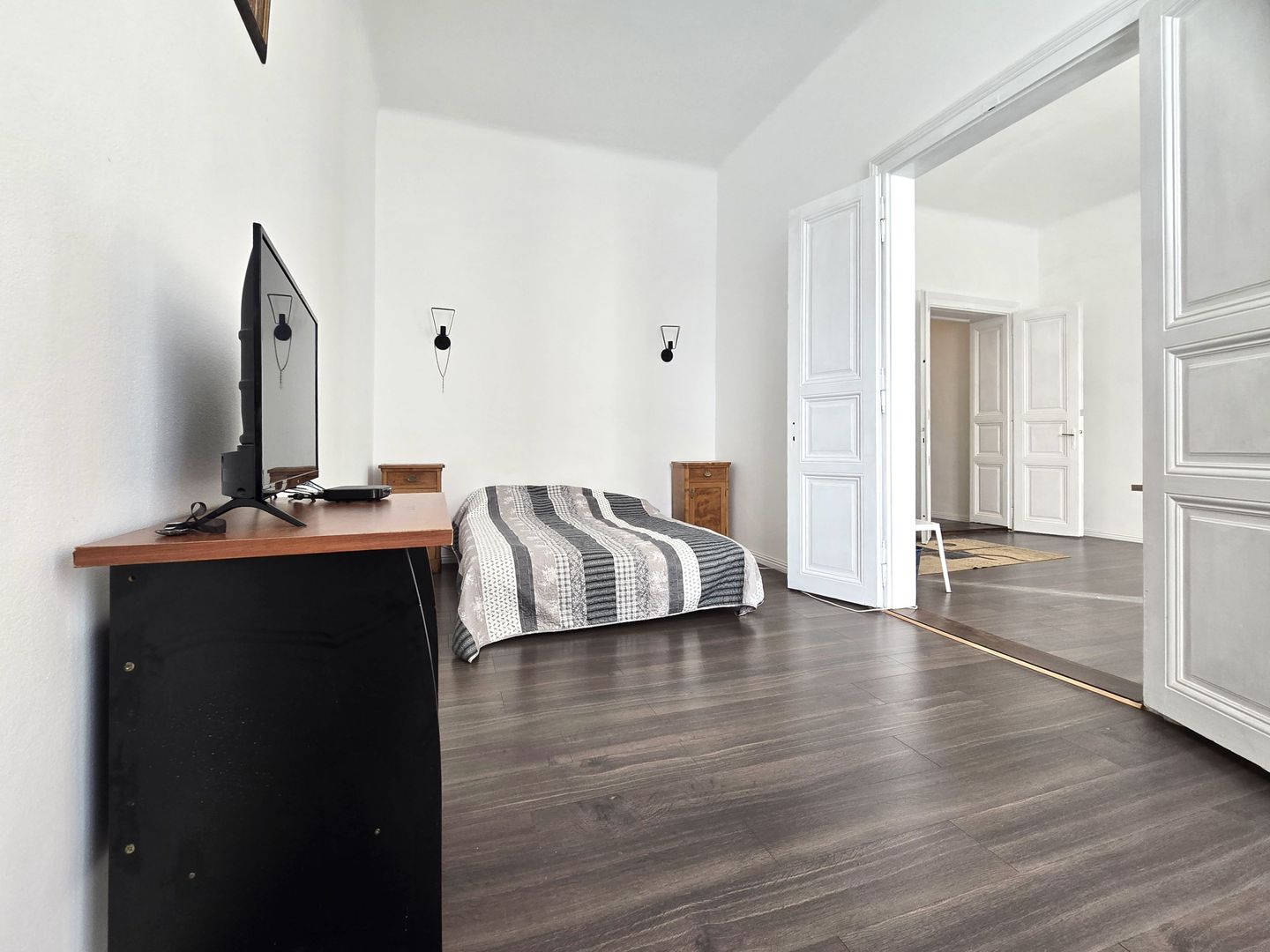 Un apartament care îți oferă orașul la un pas și vedere la Bega - Poză 9