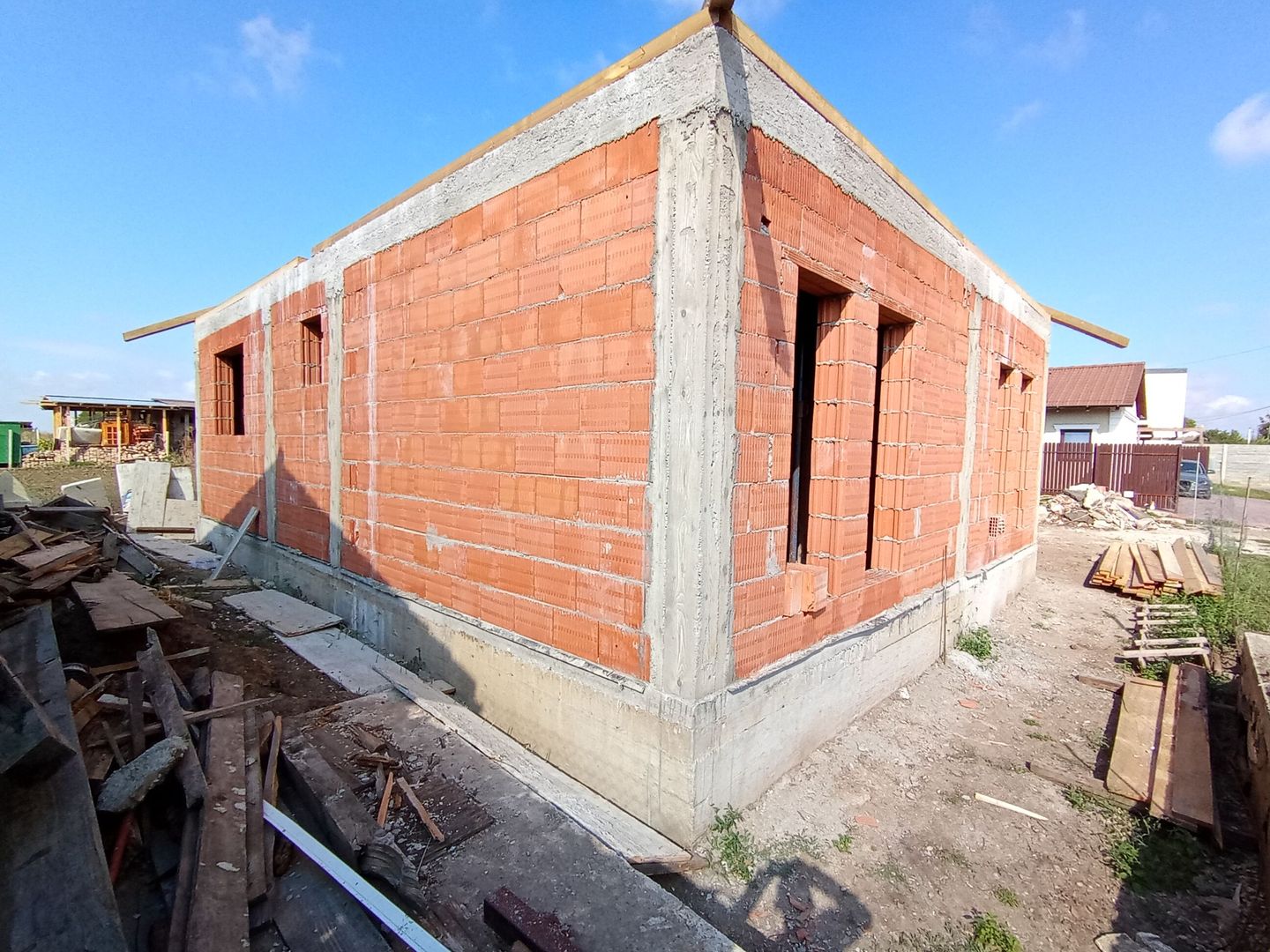 Sanandrei Casa Individuala Pe Parter, 3 Cam, Drum Asfaltat. Toate Utilitatiile - Poză 2