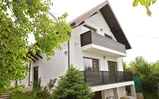 Vilă cu 5 dormitoare, 4 băi, 2 248mp teren, piscină. Preț: 229 000 Eur - Poză 1