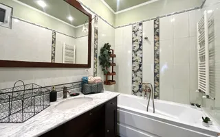 Apartament grandios cu vedere spectaculoasă spre Piața Libertății - Poză 27