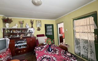 Casa Batraneasca la 8 km de Topoloveni - Poză 13