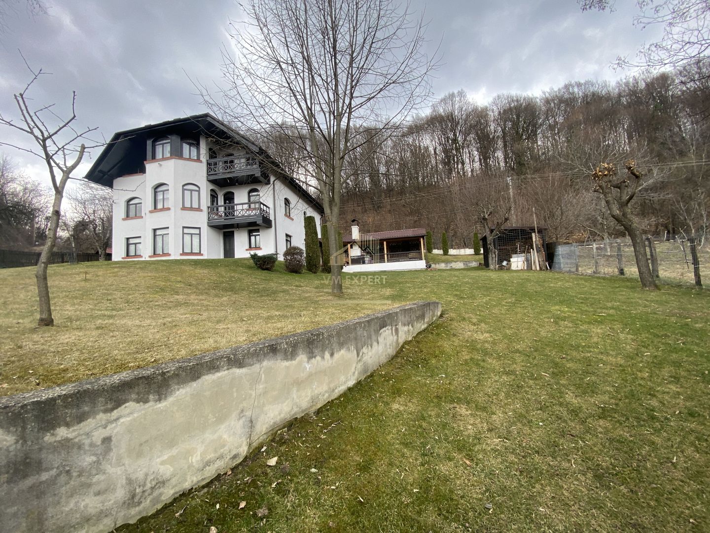 VILA 8 CAMERE, TEREN 1294 MP + 2712 MP PADURE, CAMPULUNG - Poză 18