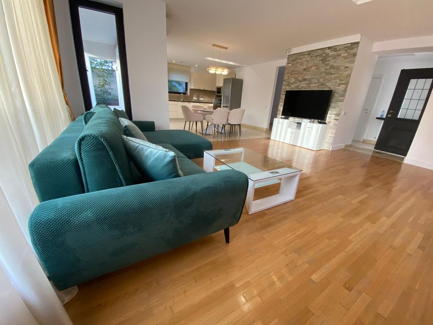 Vilă Elegantă || 5 camere || Oxford Gardens - Poză 1