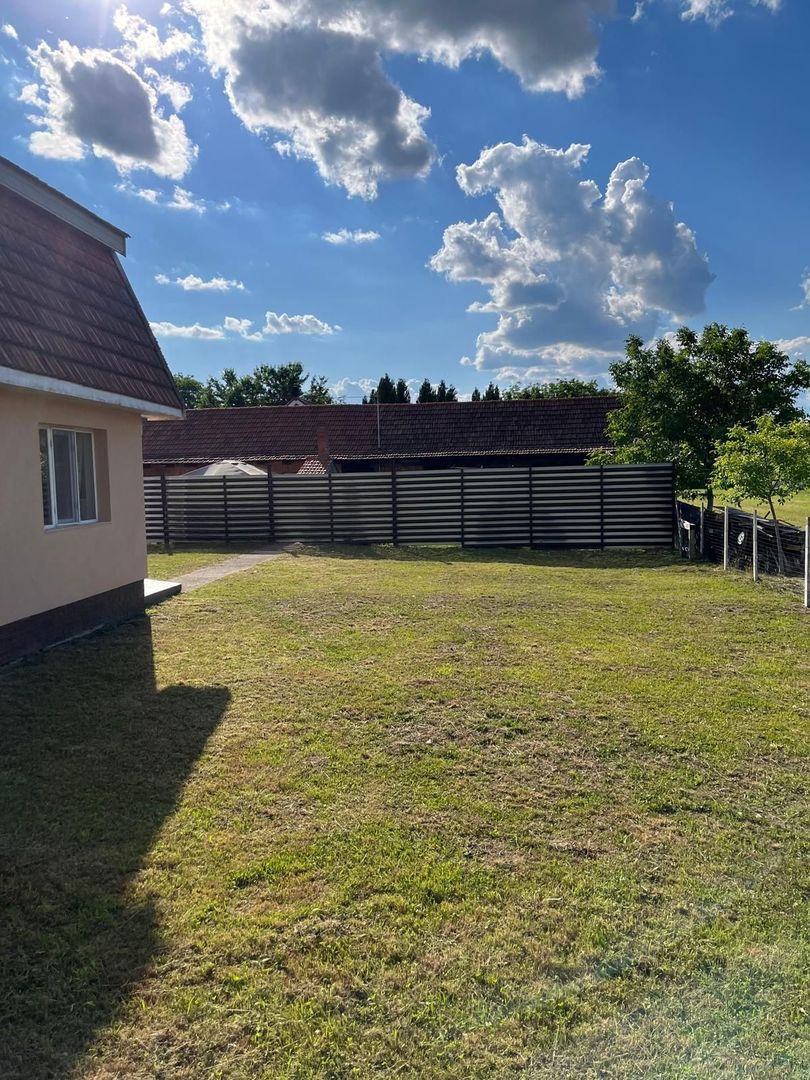 Casa de vanzare in localitatea Cuzap - Poză 14