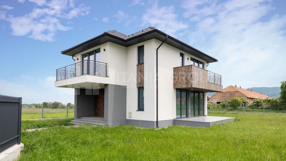 Casa individuala 4 camere, teren de 596 mp, partial mobilata, Cristian - Poză 1