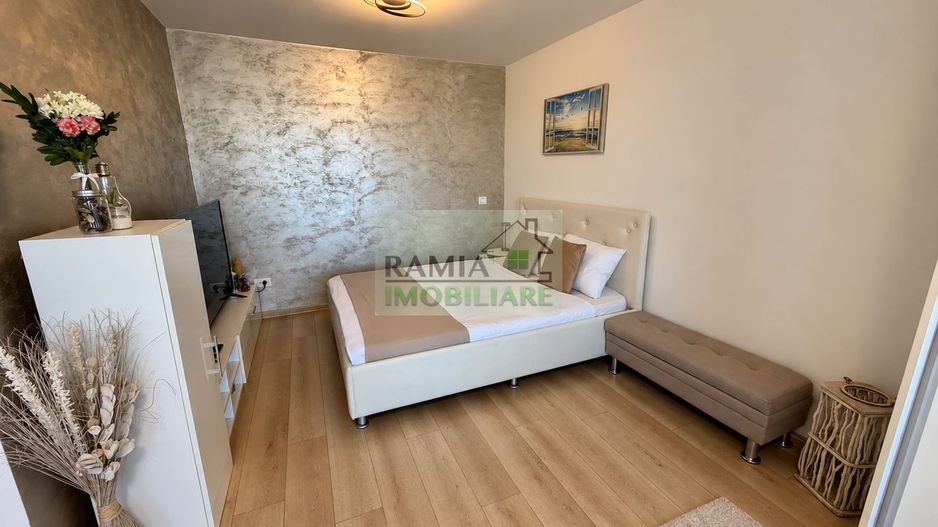 Studio 39 mp, Top City – Coresi, etaj 9/11, parcare, boxă, mobilat - Poză 5