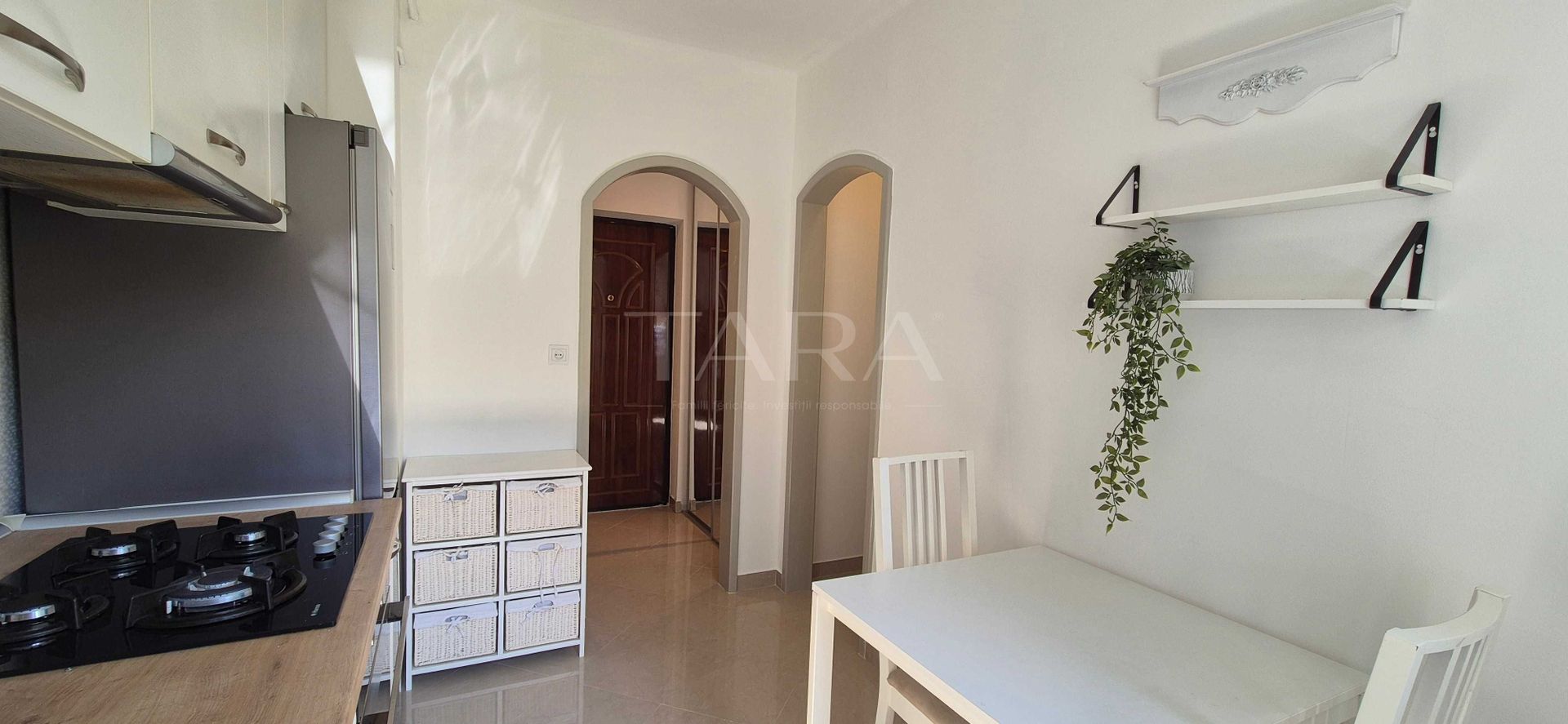 Apartament 2 camere, garaj și parcare incluse, zona Horea, Central. - Poză 3