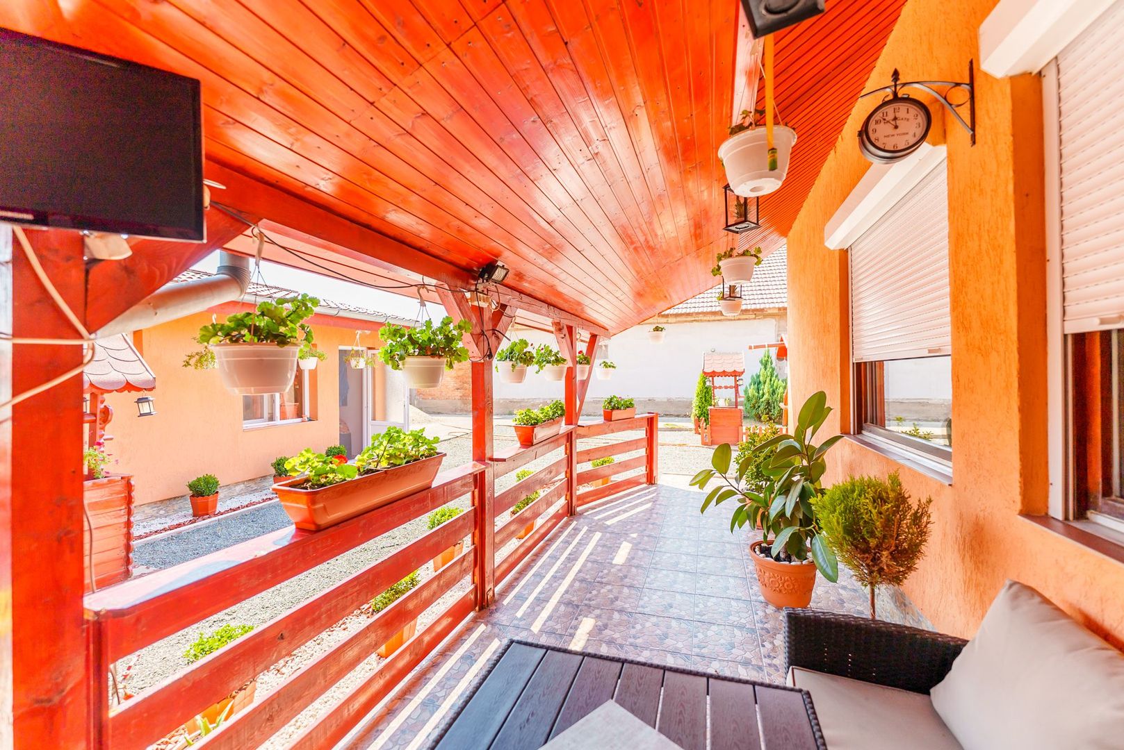 Casă spațioasă la sol în Macea - Poză 9