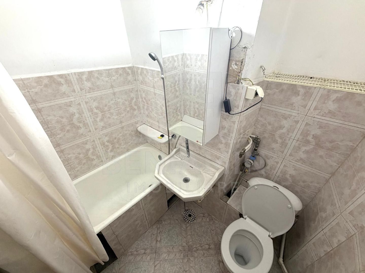 3 camere cu centrala - Craiovita Noua - zona Fortuna- etaj 2 -45mp - Poză 8