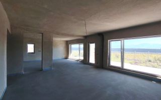 Casa mare cu garaj si teren 790 mp - Casa NOUA - Poză 2