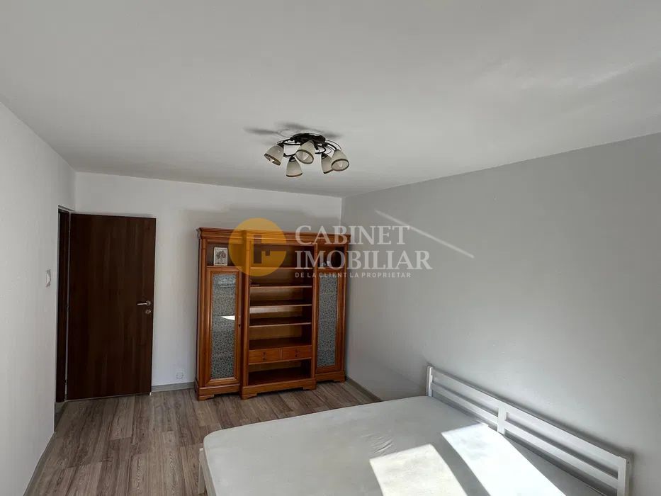 Chirie - 3 camere -  Centru - Poză 3