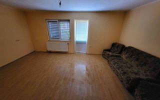 Casă spațioasă, versatilă – ideală pentru firmă sau locuință - Poză 4