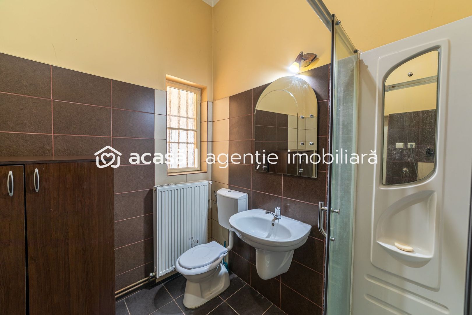 Apartament la casă cu 3 camere zona Pârneava - Poză 8