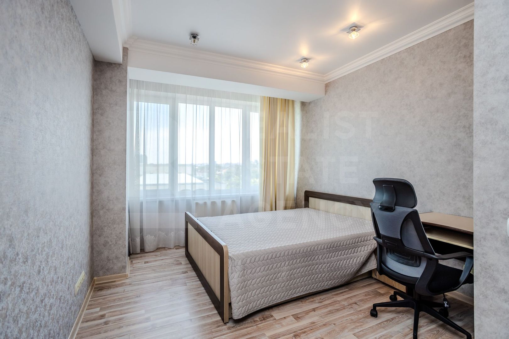 Chirie, apartament, 4 camere, str. Bucureşti, Centru - Poză 9