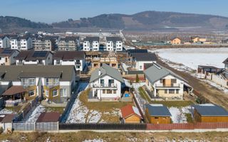 Casă Individuală Modernă de Vânzare | Sânpetru, Brașov - Poză 45