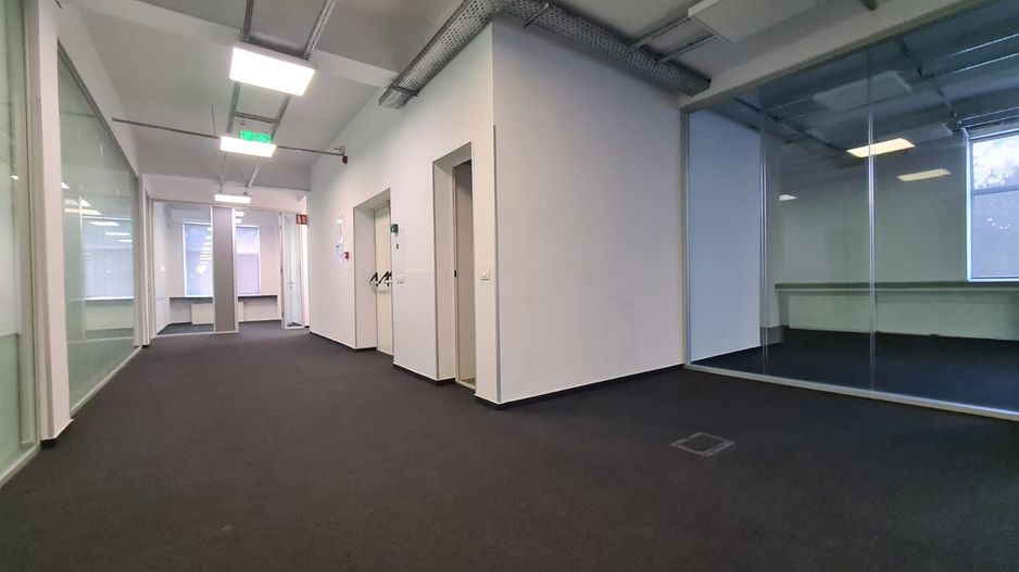 Cladire de birouri 3000 mp - Poză 8