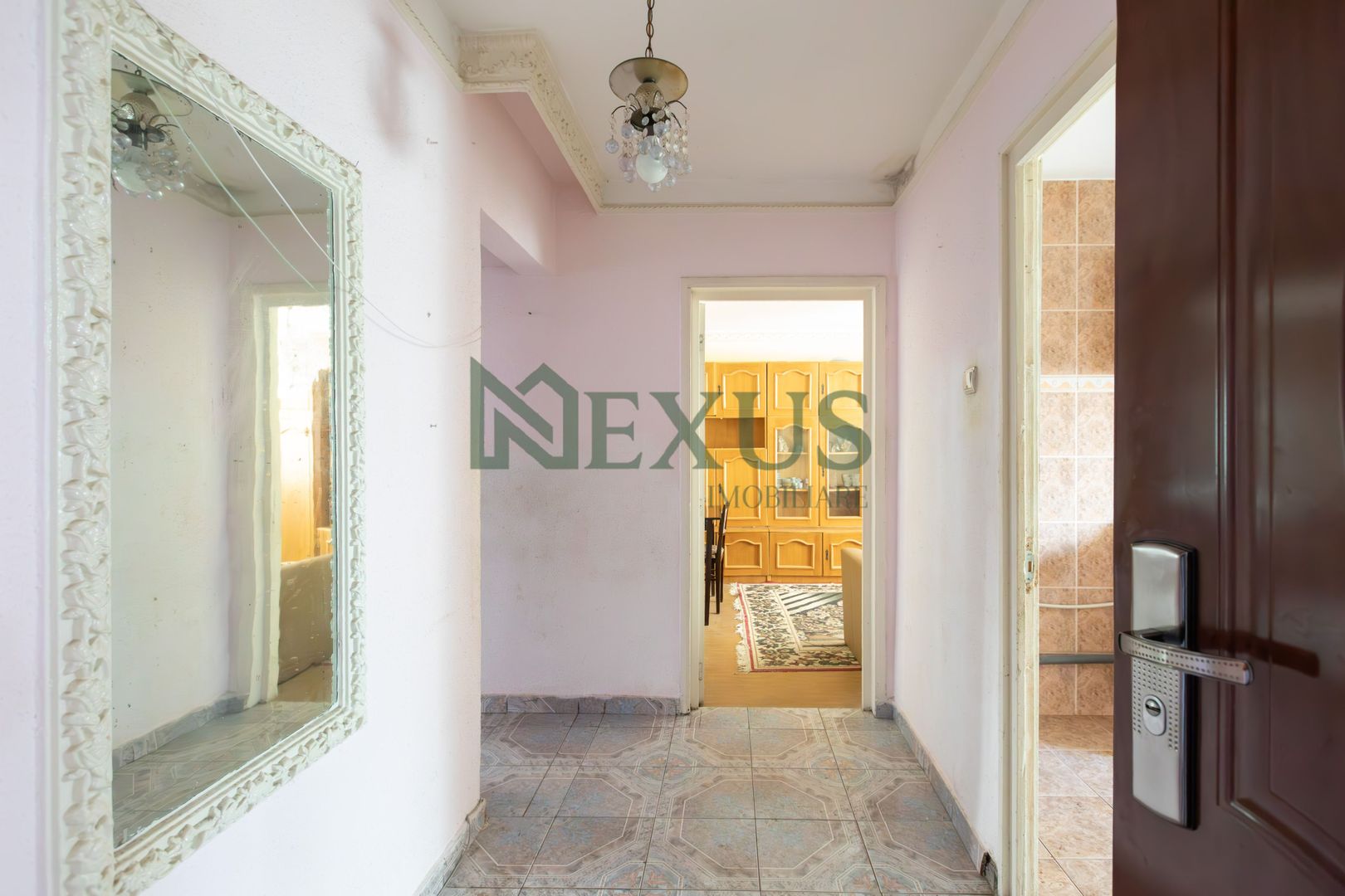 Apartament cu 4 camere, 90 mp, etaj 1 – Zona Nord, Bacău - Poză 1