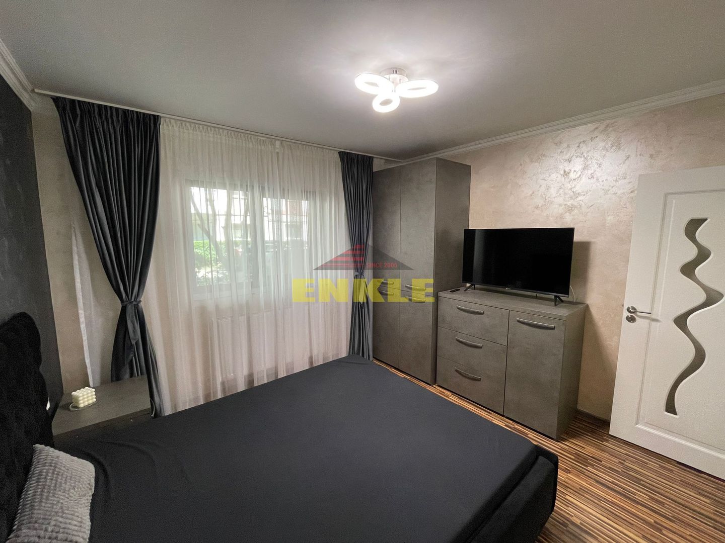 De vanzare apartament, 2 camere decomandat, zona Capat 1 - Poză 2