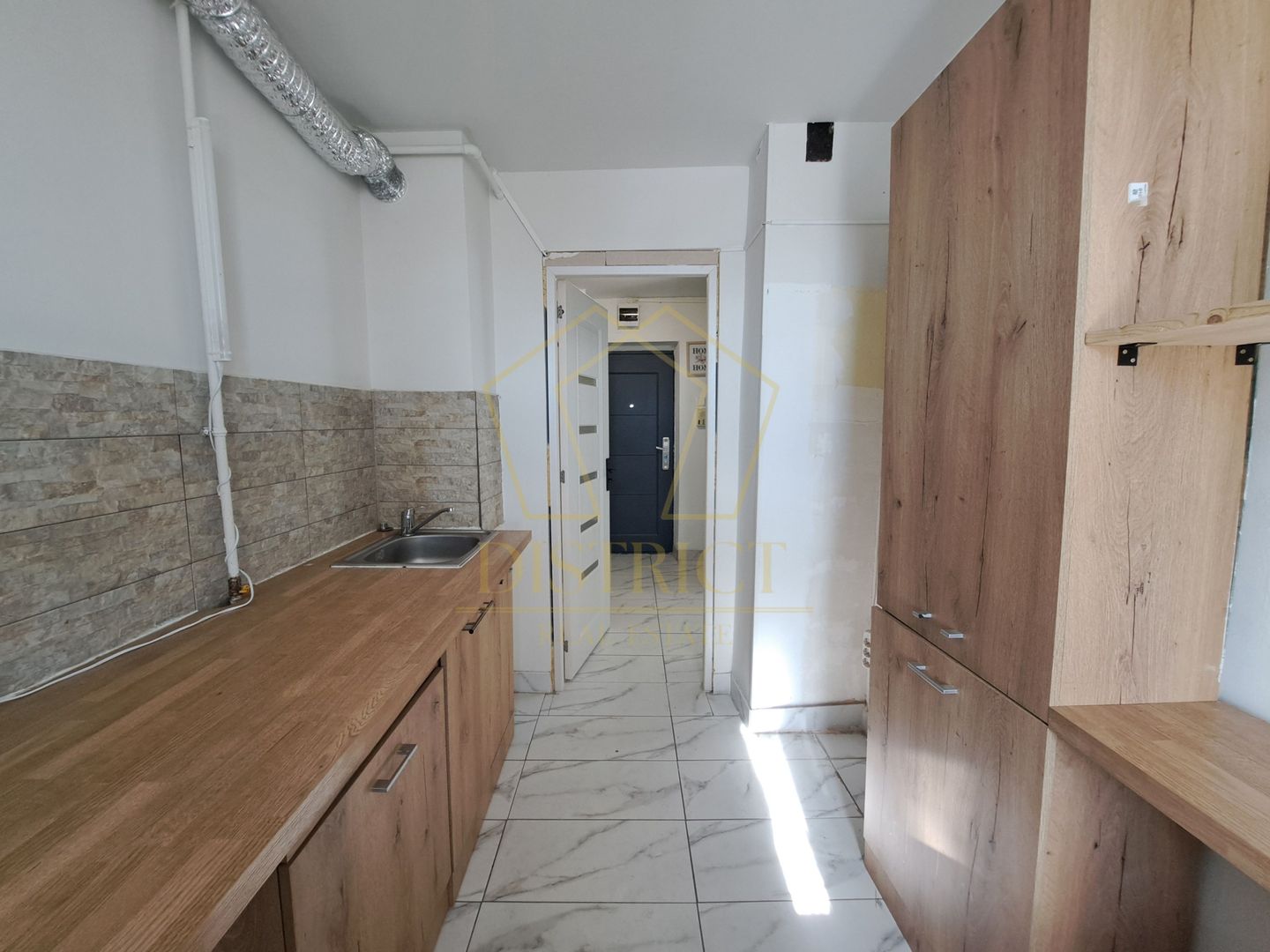 COM 0 % Apartament cu 2 camere decomandate in bloc izolat | Dambovita - Poză 9