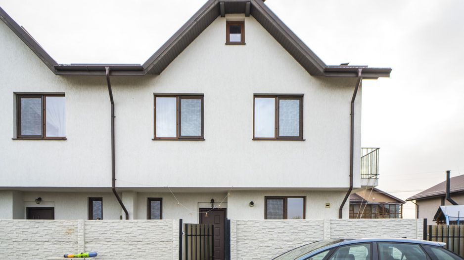 Domnesti - Tudor Vladimirescu - Energeticienilor, casa 4 camere, stb - Poză 1