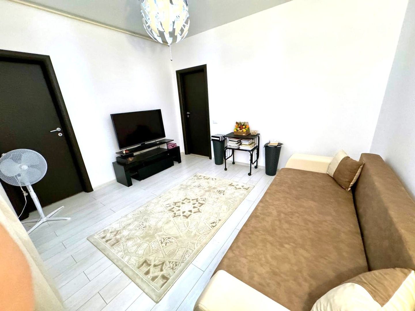 🏡 Închiriez Apartament Studio cu 2 camere, centrală proprie, Militari Residence - Poză 2