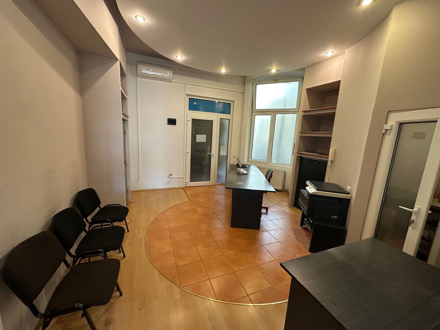 Spatiu birou zona Piața Unirii - Poză 1