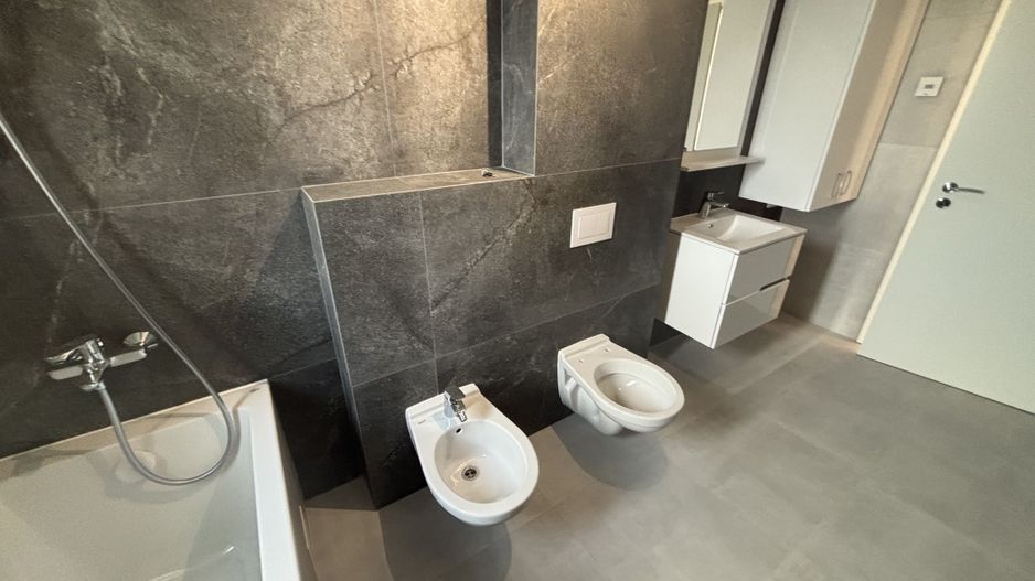 Apartament 3 camerele prima închiriere, în imobil nou Giroc - Poză 28