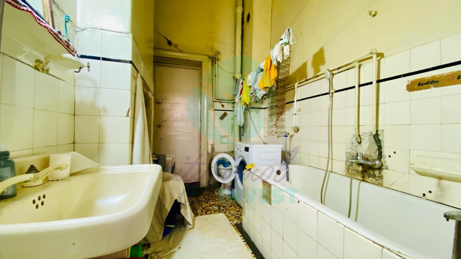 Casa singura in curte - Poză 9